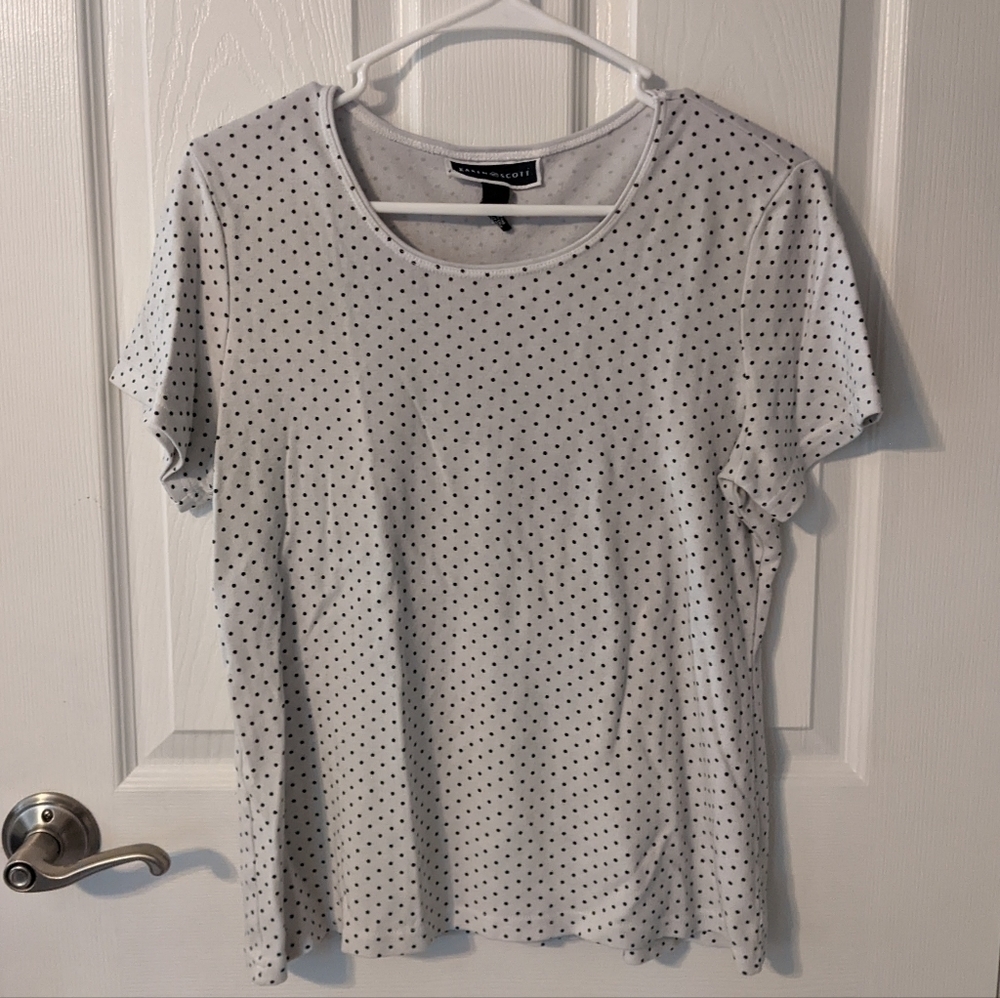 Polka Dot Short Sleeve Top in White and Navy from Karen Scott Size Medium‎
